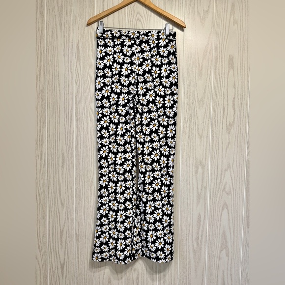 Hollister Ultra High Rise Floral Flared Leggings Size M LNC - Picture 4 of 4